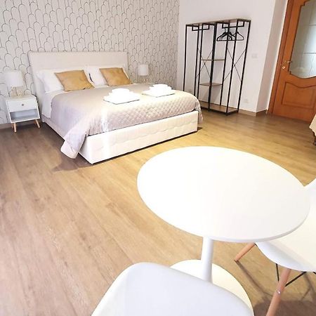 Twin Room Apulia Accommodation - Bari Policlinico Экстерьер фото